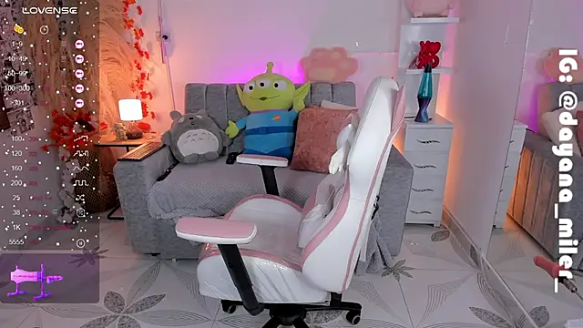  dayana miler online show from 15, 1, 2025