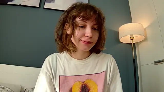 Snapshot of sun_place chatting on 4, 2, 2025 sun place online show from 4, 2, 2025