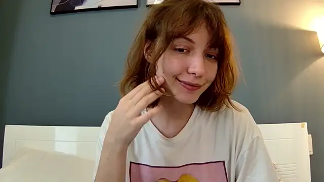 Snapshot of sun_place chatting on 5, 2, 2025 sun place online show from 5, 2, 2025