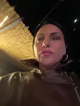 KimKelly13 online show from 25, 4, 2026