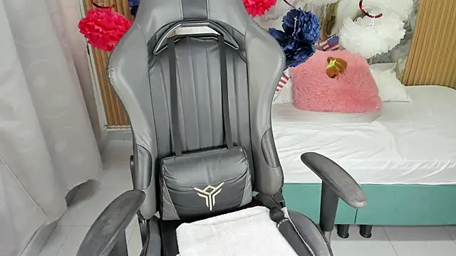 Lili 16 online show from 18, 9, 2025