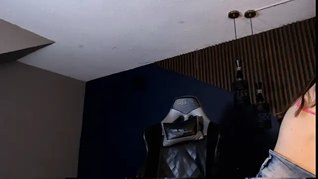 CharlotteMuller online show from 5, 10, 2025