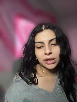 ThickerThanYoBitch online show from 27, 5, 2026