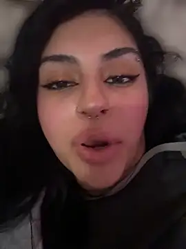 ThickerThanYoBitch online show from 11, 6, 2026