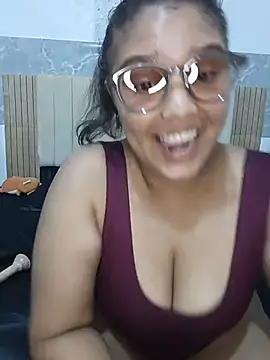 Danielaandximena online show from 15, 7, 2026
