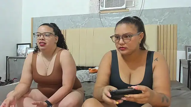 Danielaandximena online show from 1, 8, 2026