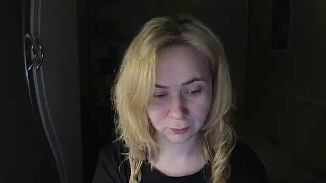 Snapshot of Riley_Roo chatting on 2, 2, 2026 Riley Roo online show from 2, 2, 2026