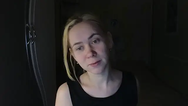 Snapshot of Riley_Roo chatting on 3, 2, 2026 Riley Roo online show from 3, 2, 2026