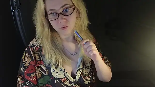 Snapshot of Riley_Roo chatting on 3, 3, 2026 Riley Roo online show from 3, 3, 2026