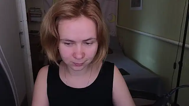 Snapshot of Riley_Roo chatting on 25, 5, 2026 Riley Roo online show from 25, 5, 2026