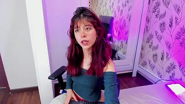 SuzzyyM online show from 27, 4, 2026