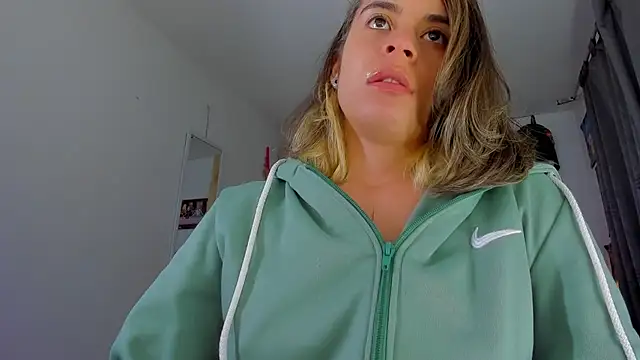 saralolo420 online show from 24, 12, 2024