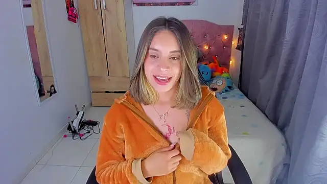 saralolo420 online show from 9, 1, 2025