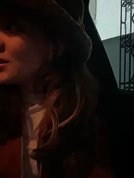 emily amaya online show from 21, 12, 2024