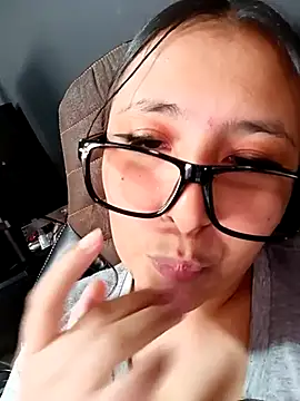 Snapshot of Cute_Penelope chatting on 22, 3, 2025 Cute Penelope online show from 22, 3, 2025