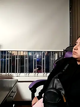 Snapshot of Cute_Penelope chatting on 14, 11, 2025 Cute Penelope online show from 14, 11, 2025