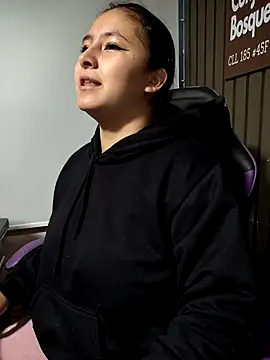 Snapshot of Cute_Penelope chatting on 27, 11, 2025 Cute Penelope online show from 27, 11, 2025