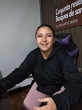 Cute Penelope online show from 22, 4, 2026