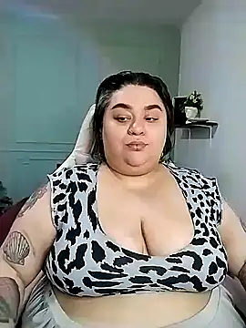 Snapshot of tiffany_laurens chatting on 6, 1, 2025 tiffany laurens online show from 6, 1, 2025