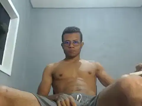 Snapshot of grandominantex1 chatting on 5, 1, 2025 grandominantex1 online show from 5, 1, 2025