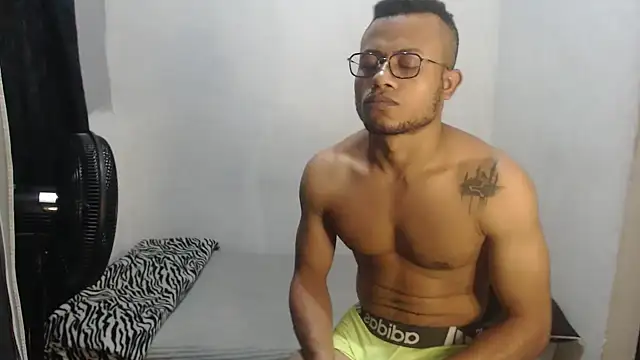 Snapshot of grandominantex1 chatting on 2, 12, 2025 grandominantex1 online show from 2, 12, 2025