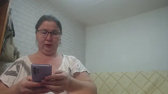 Snapshot of EmmaSquirt chatting on 13, 2, 2025 EmmaSquirt online show from 13, 2, 2025