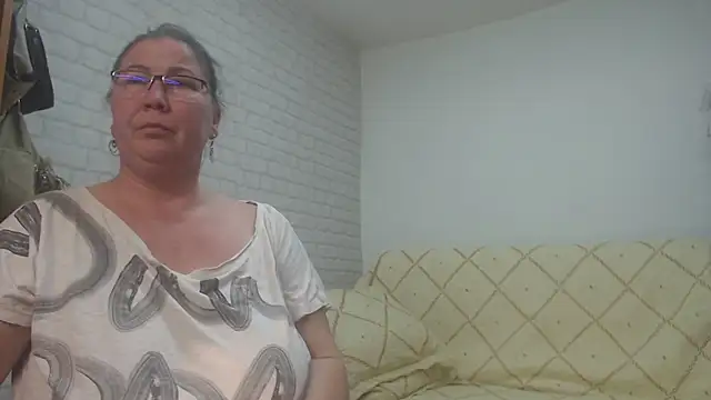 Snapshot of EmmaSquirt chatting on 13, 2, 2025 EmmaSquirt online show from 13, 2, 2025