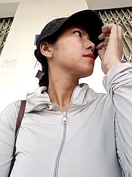 2HotAsain4u online show from 15, 4, 2026