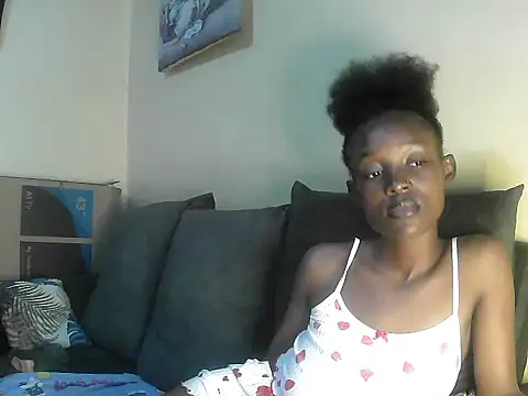 Snapshot of petite_clara24 chatting on 11, 3, 2025 petite clara24 online show from 11, 3, 2025