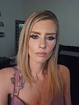Snapshot of ellieconradxo chatting on 8, 7, 2026 ellieconradxo online show from 8, 7, 2026