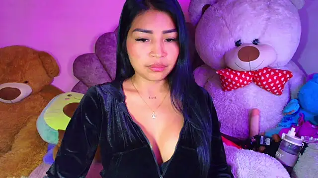 Snapshot of Pocahontascute_33 chatting on 5, 6, 2026 Pocahontascute 33 online show from 5, 6, 2026