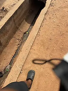 Snapshot of Black-mamba-madingo chatting on 16, 11, 2025 Black-mamba-madingo online show from 16, 11, 2025