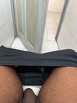 Snapshot of Black-mamba-madingo chatting on 19, 11, 2025 Black-mamba-madingo online show from 19, 11, 2025