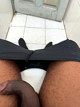 Snapshot of Black-mamba-madingo chatting on 26, 11, 2025 Black-mamba-madingo online show from 26, 11, 2025