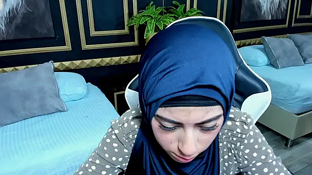 chaymae nah  online show from 7, 2, 2025