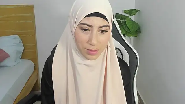 chaymae nah  online show from 11, 2, 2025