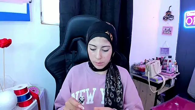 chaymae nah  online show from 22, 4, 2026