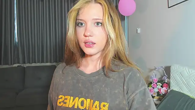 HanahCute online show from 14, 3, 2025