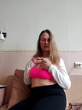 Evelina cute online show from 24, 4, 2026