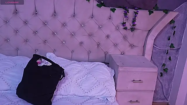 AmberGreyy  online show from 24, 4, 2026