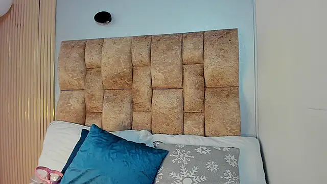 amatista  smith online show from 4, 10, 2025