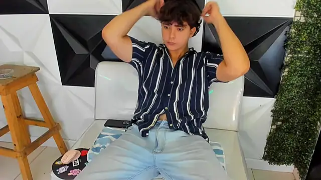 Dani cumboy online show from 12, 11, 2025