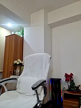 Evadesirex46 online show from 3, 12, 2024