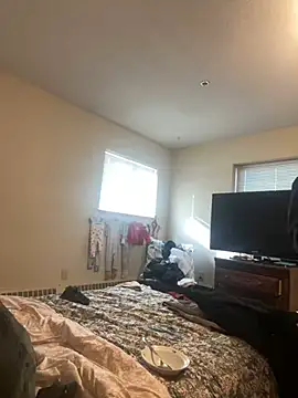 Lilsmokeshow017 online show from 13, 1, 2025