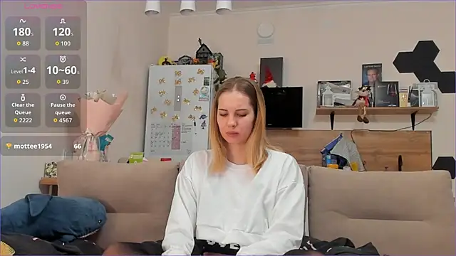 Girl alone home online show from 26, 3, 2026