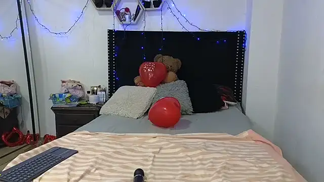 charlotte 077 online show from 24, 9, 2025