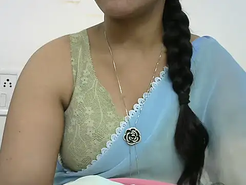 Snapshot of rashmika_reddy chatting on 7, 10, 2025 rashmika reddy online show from 7, 10, 2025