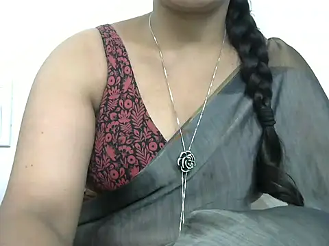 Snapshot of rashmika_reddy chatting on 16, 10, 2025 rashmika reddy online show from 16, 10, 2025