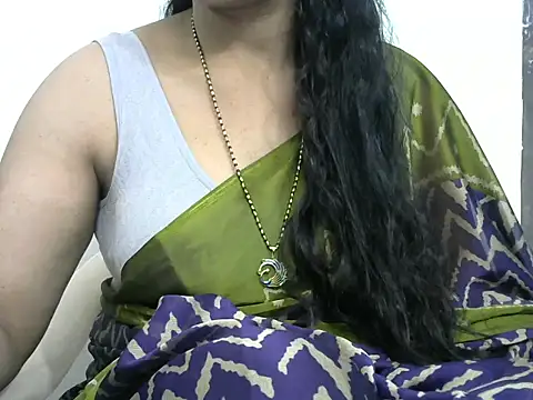 Snapshot of rashmika_reddy chatting on 26, 11, 2025 rashmika reddy online show from 26, 11, 2025