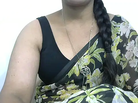 Snapshot of rashmika_reddy chatting on 29, 11, 2025 rashmika reddy online show from 29, 11, 2025